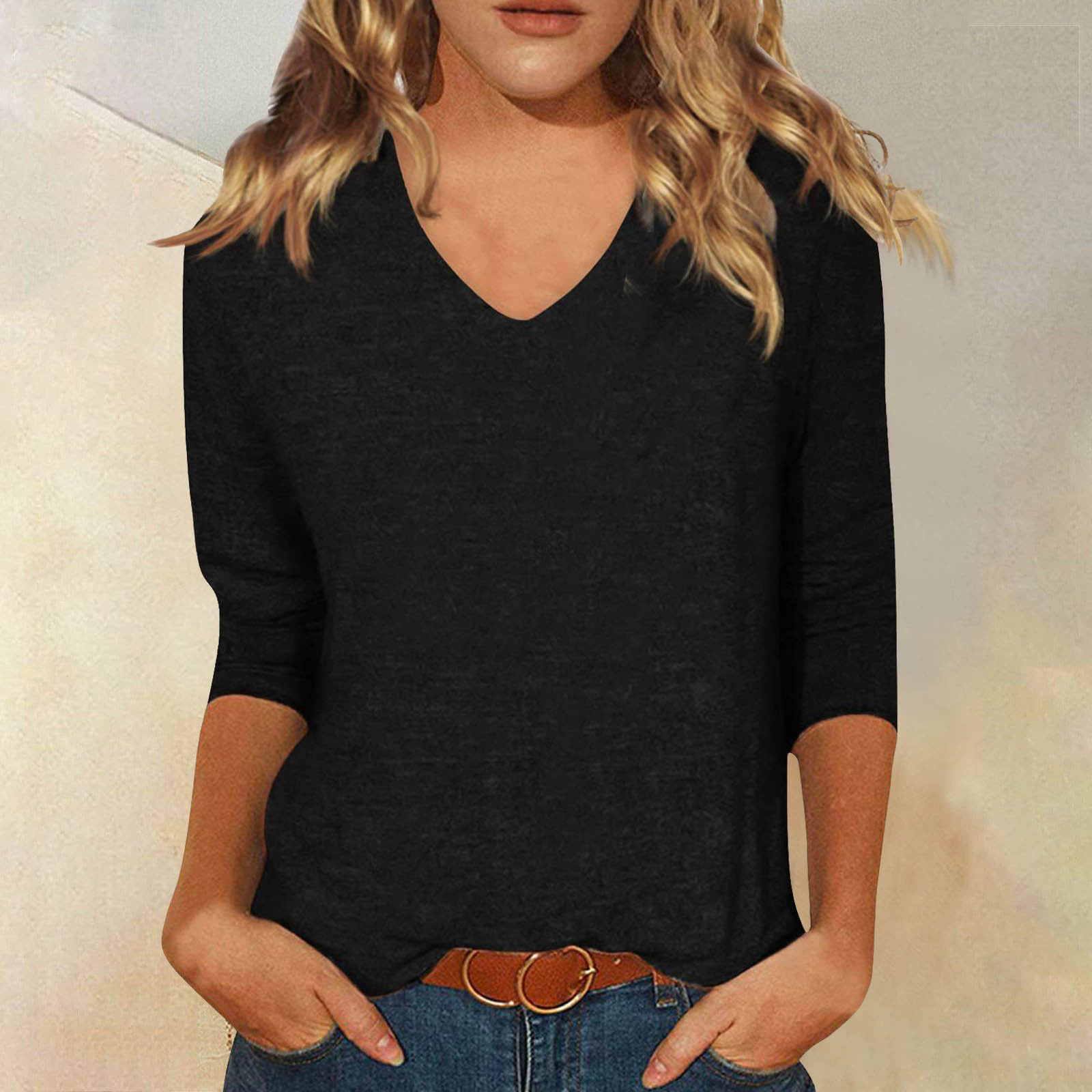 thumbnail image 2 of Camiseta básica de verano informal de color liso con cuello en V para mujer - Poliéster, manga 3/4, aberturas laterales - S-XXL, 2 of 5